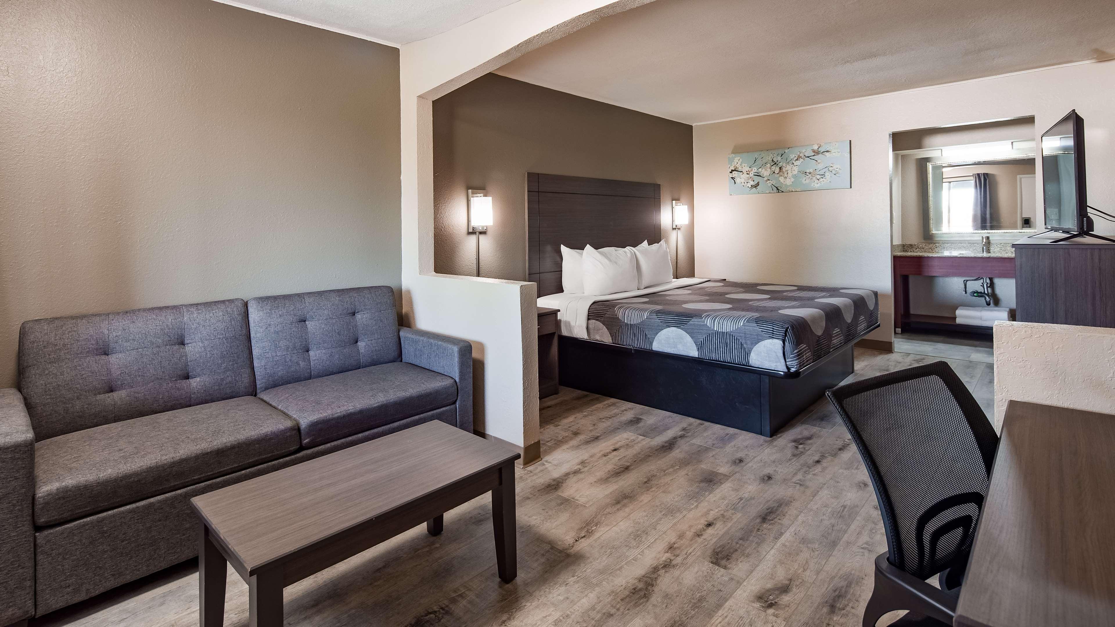 Surestay By Western Hotel